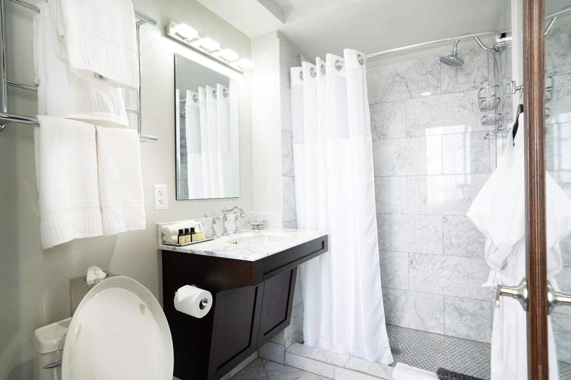 The Esquire Hotel Downtown Gastonia, Ascend Hotel Collection Extérieur photo
