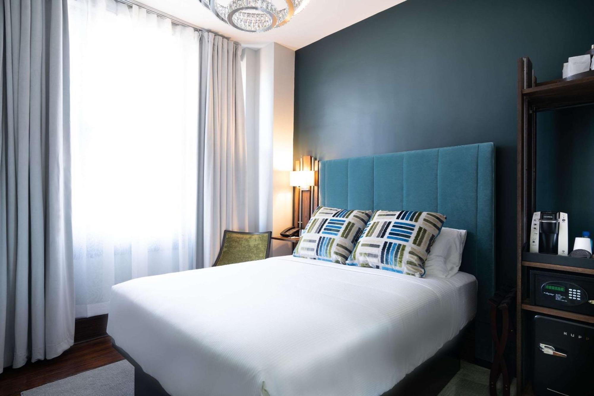 The Esquire Hotel Downtown Gastonia, Ascend Hotel Collection Extérieur photo